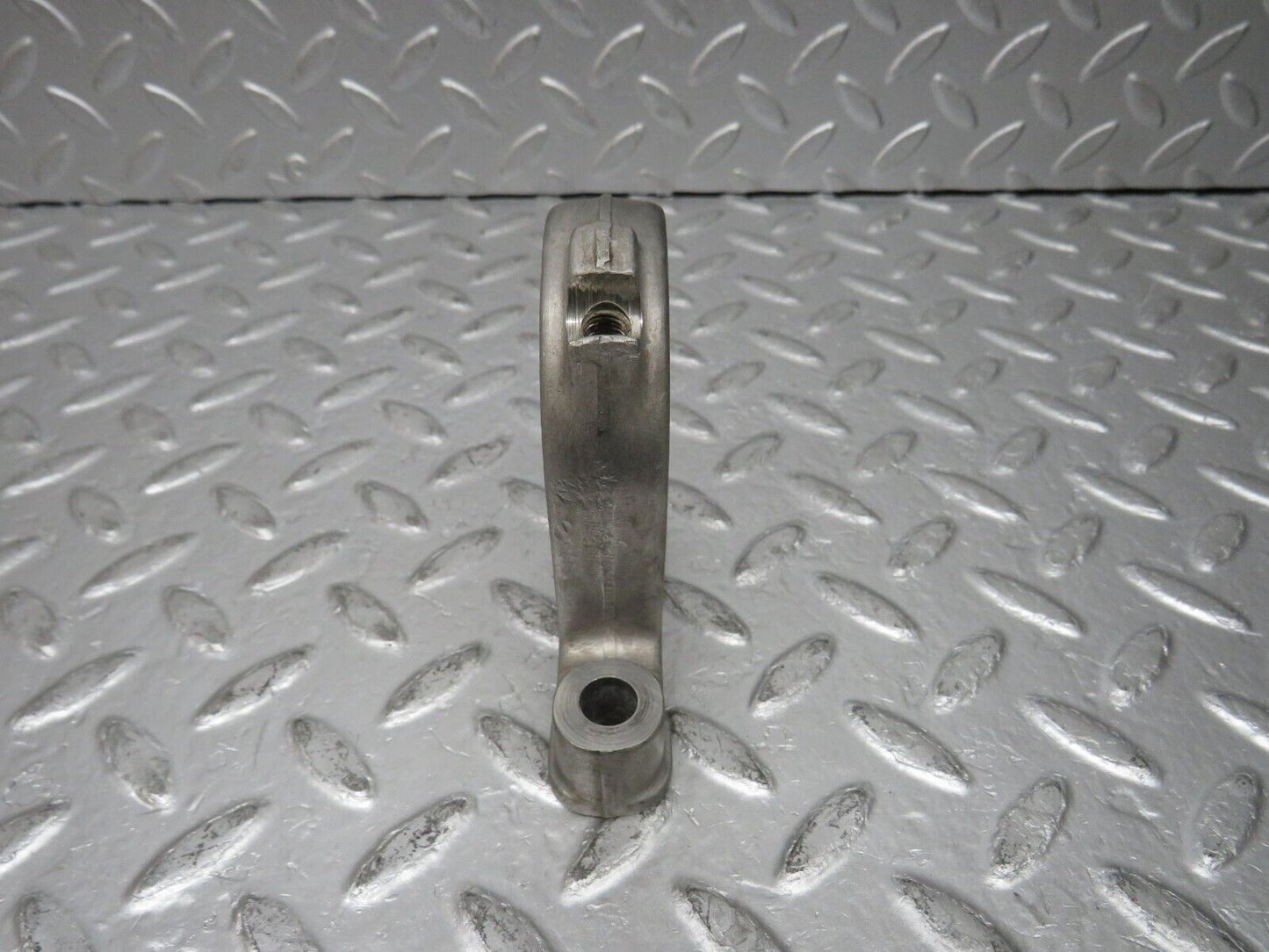 32800 Mercedes-Benz C107 R107 350 V8 Camshaft Tower Bearing 1160512112