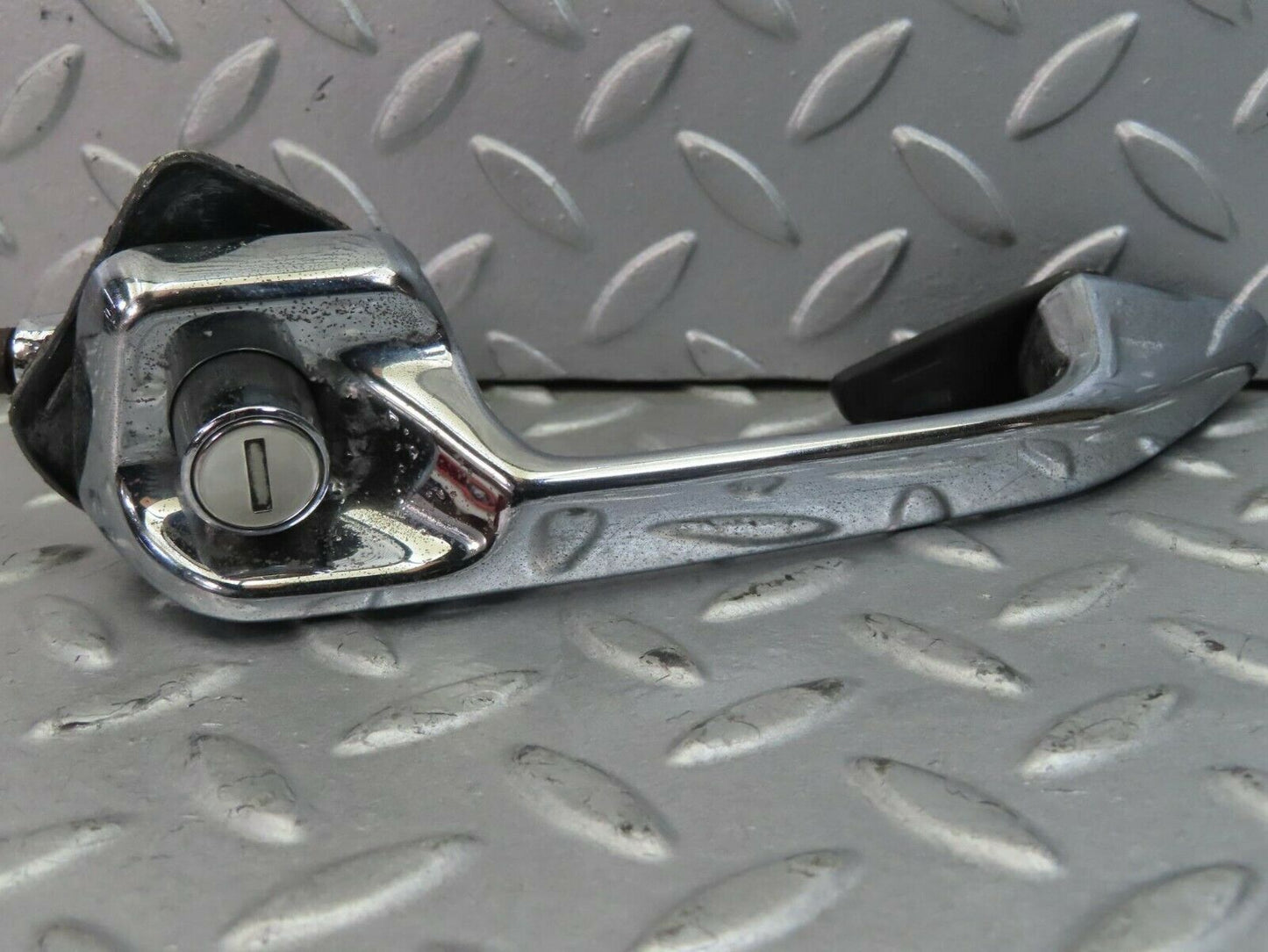 8789 Mercedes-Benz W108 Chrome Door Handle Front Left No Key 1087661301