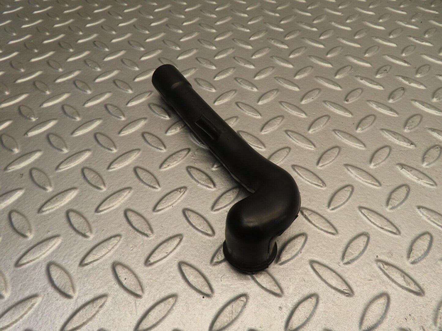 11722 Mercedes-Benz R107 450SL Coupe Crankcase Breather Hose 1160940791