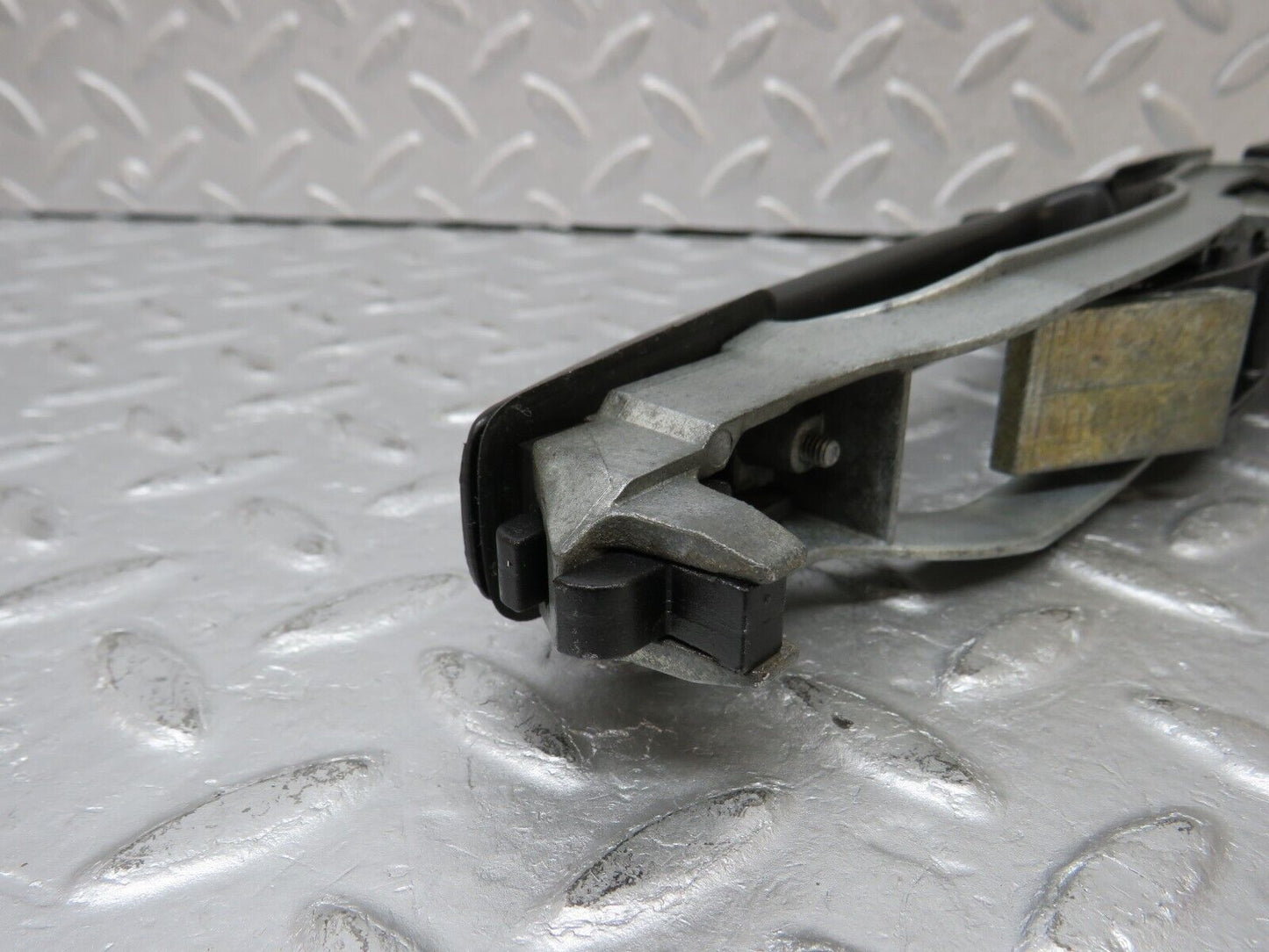 38463 Mercedes-Benz R129 280SL Coupe Left Door Exterior Handle With Key