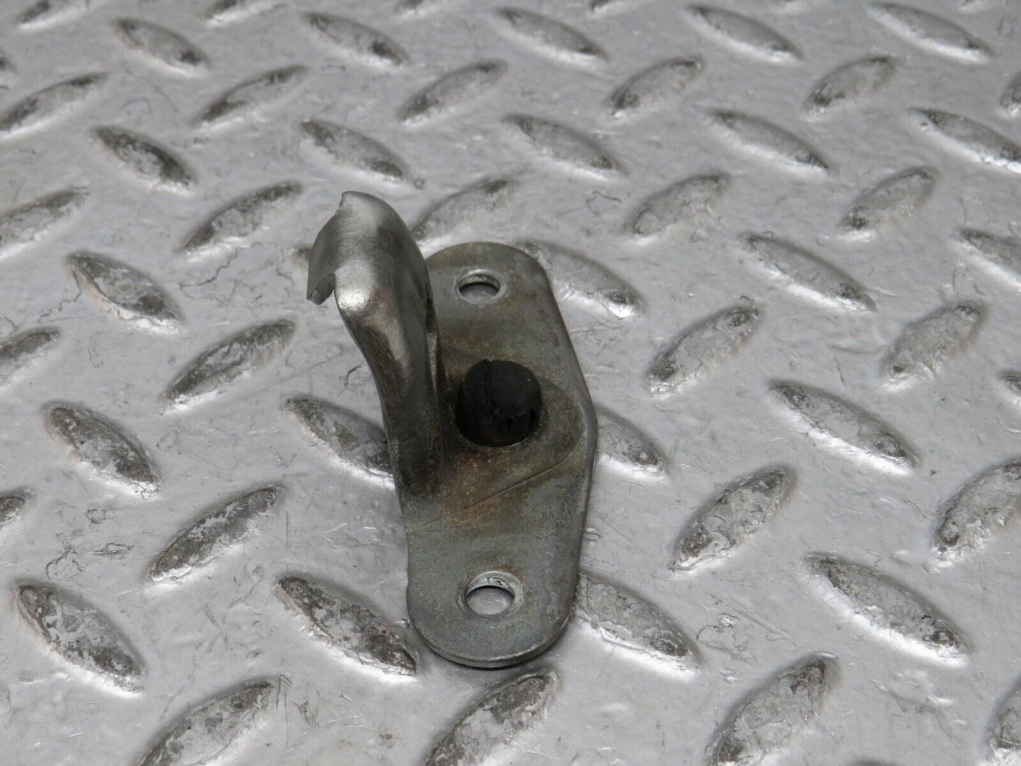 27877 Mercedes-Benz W123 280E Trunk Lock Latch 1237580150