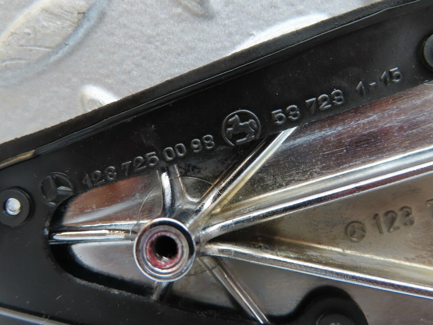 18106 Mercedes-Benz W123 200 Mirror Triangle Cover Right Side 1237250111