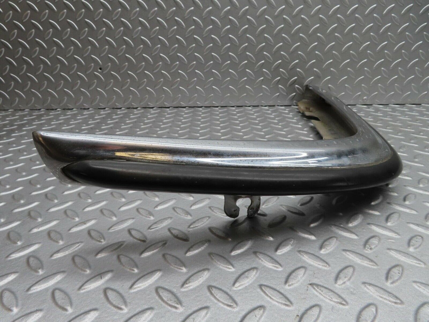 14410 Mercedes-Benz W116 350SE Front Right Upper Bumper Corner