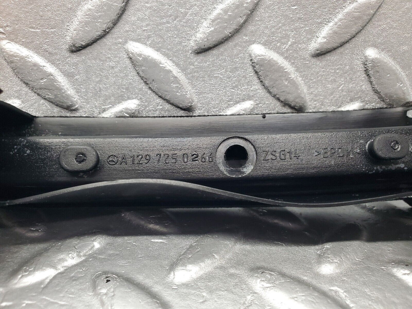 46959 Mercedes-Benz R129 320SL Coupe Right Door Wing Mirror Rubber 1297250266