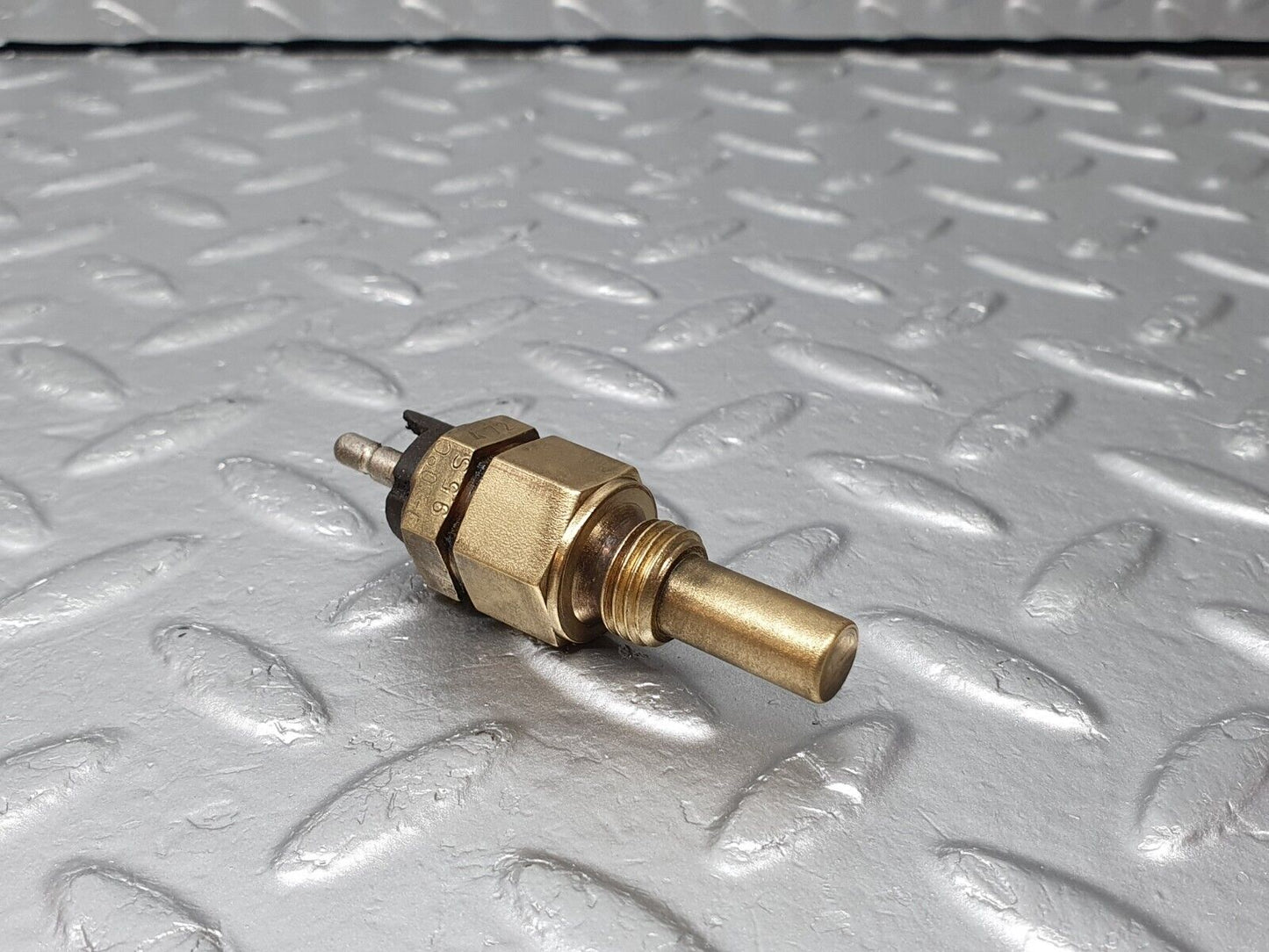 41340 Mercedes-Benz W114 280E Coolant Temperature Sensor VDO