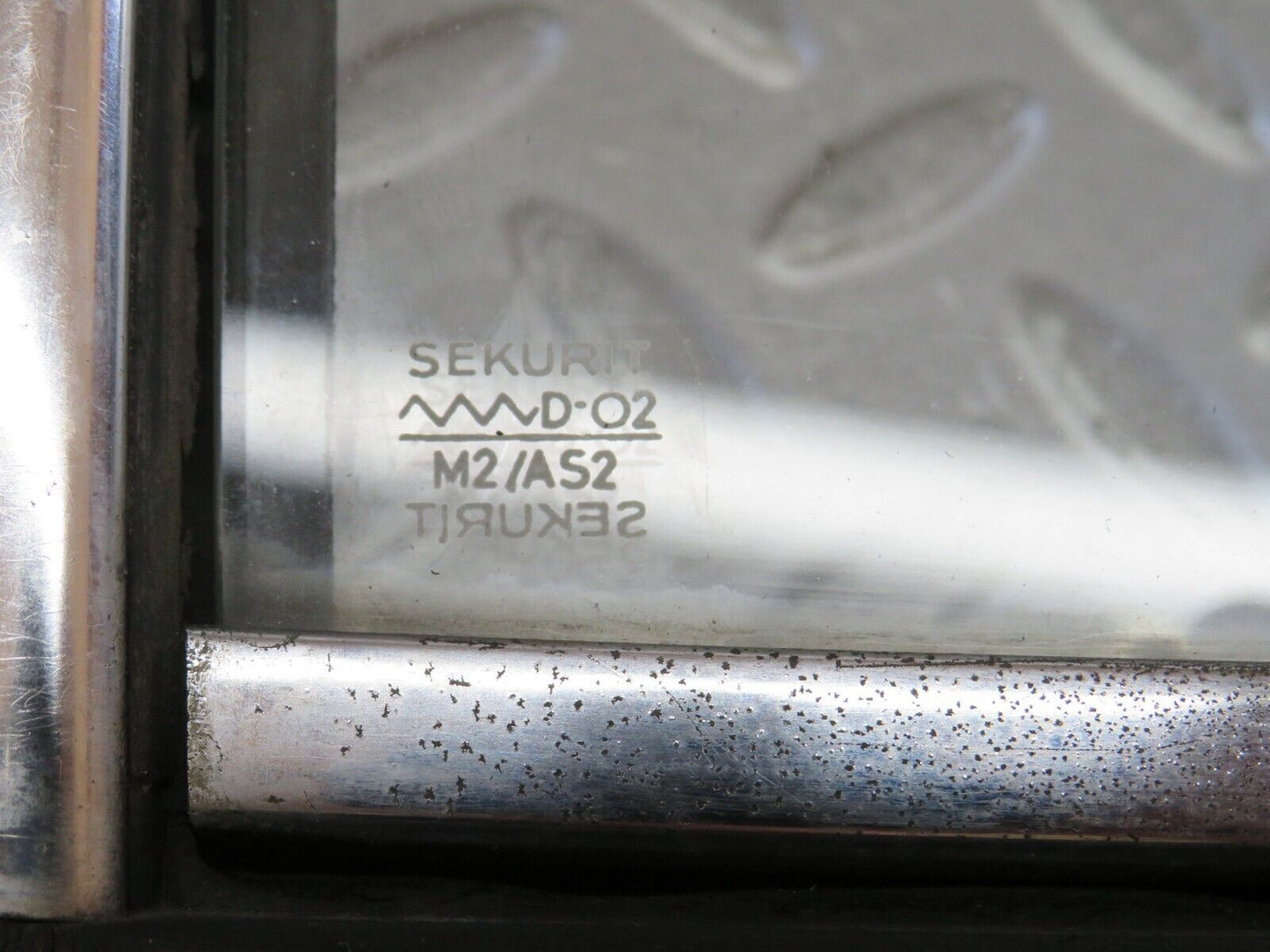 35944 Mercedes-Benz W108 Front Right Quarter Window