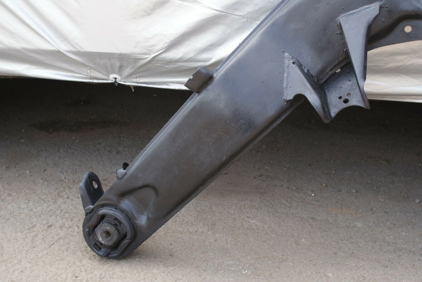 3174 Mercedes-Benz W115 220D Rear Subframe Axle Carrier Suspension