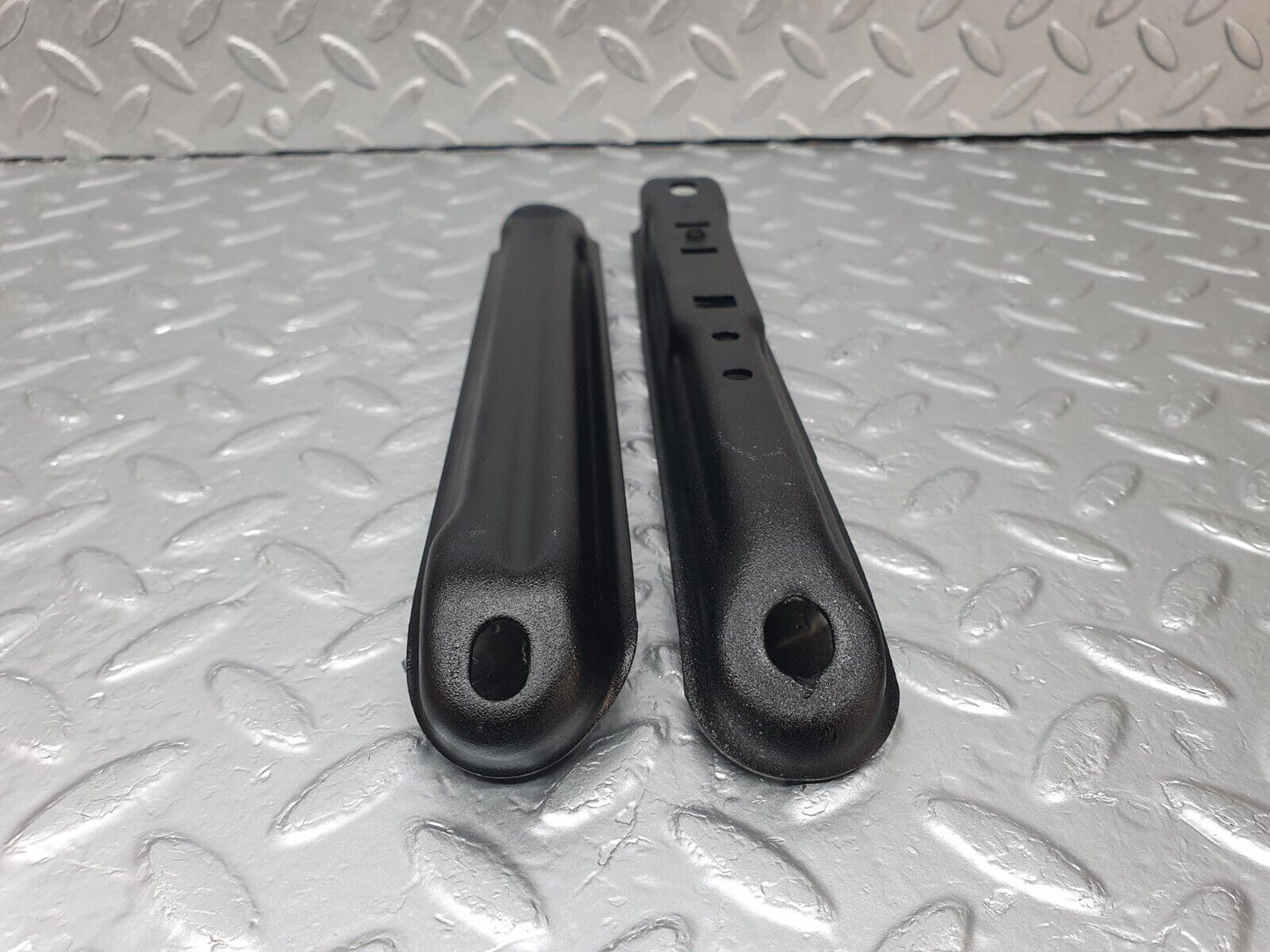 42831 Mercedes-Benz W201 190 2.0L Air Intake Manifold Bracket