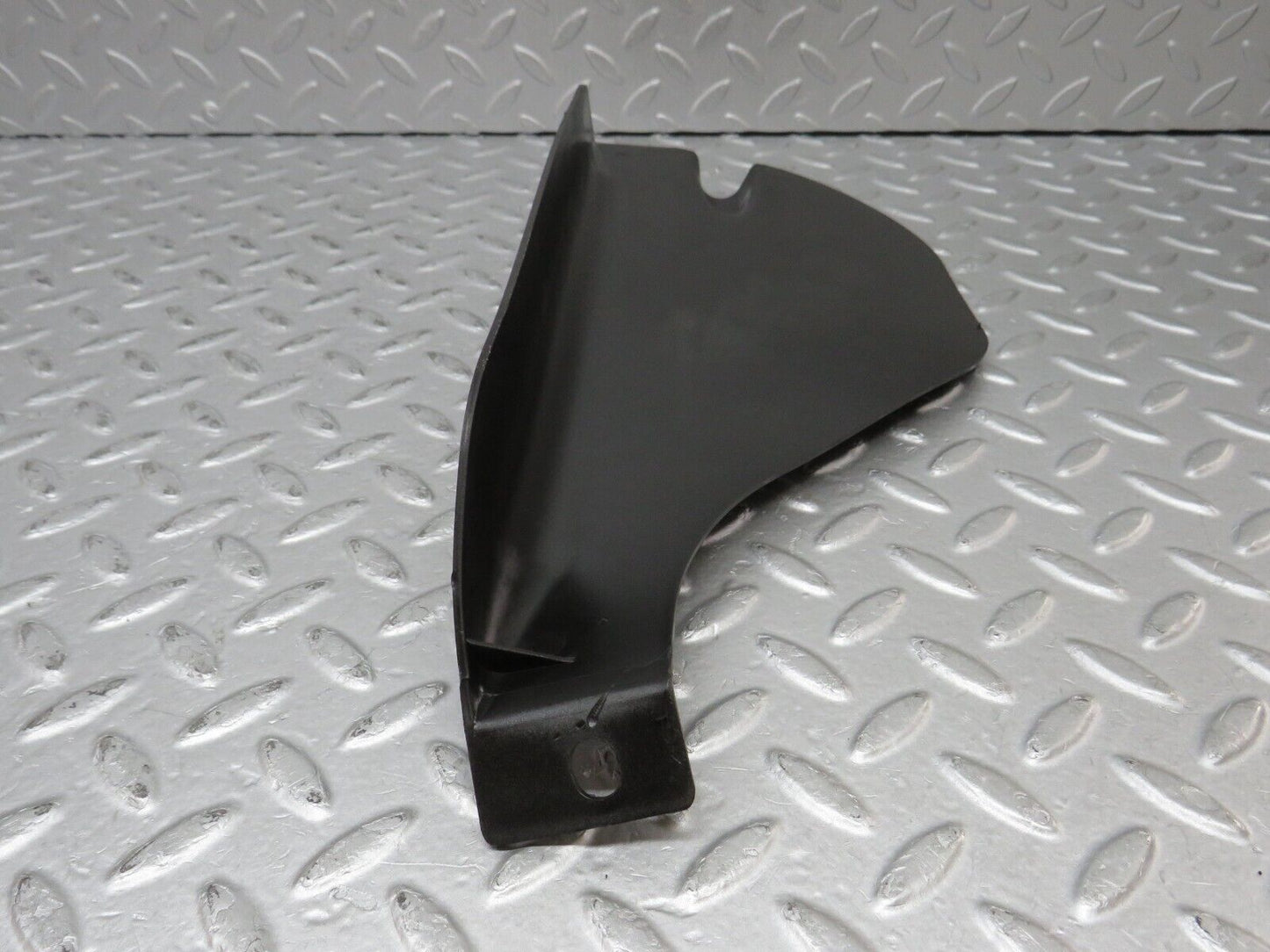 36945 Mercedes-Benz C126 420SEC Coupe Vacuum Pump Housing Cover 1268050914