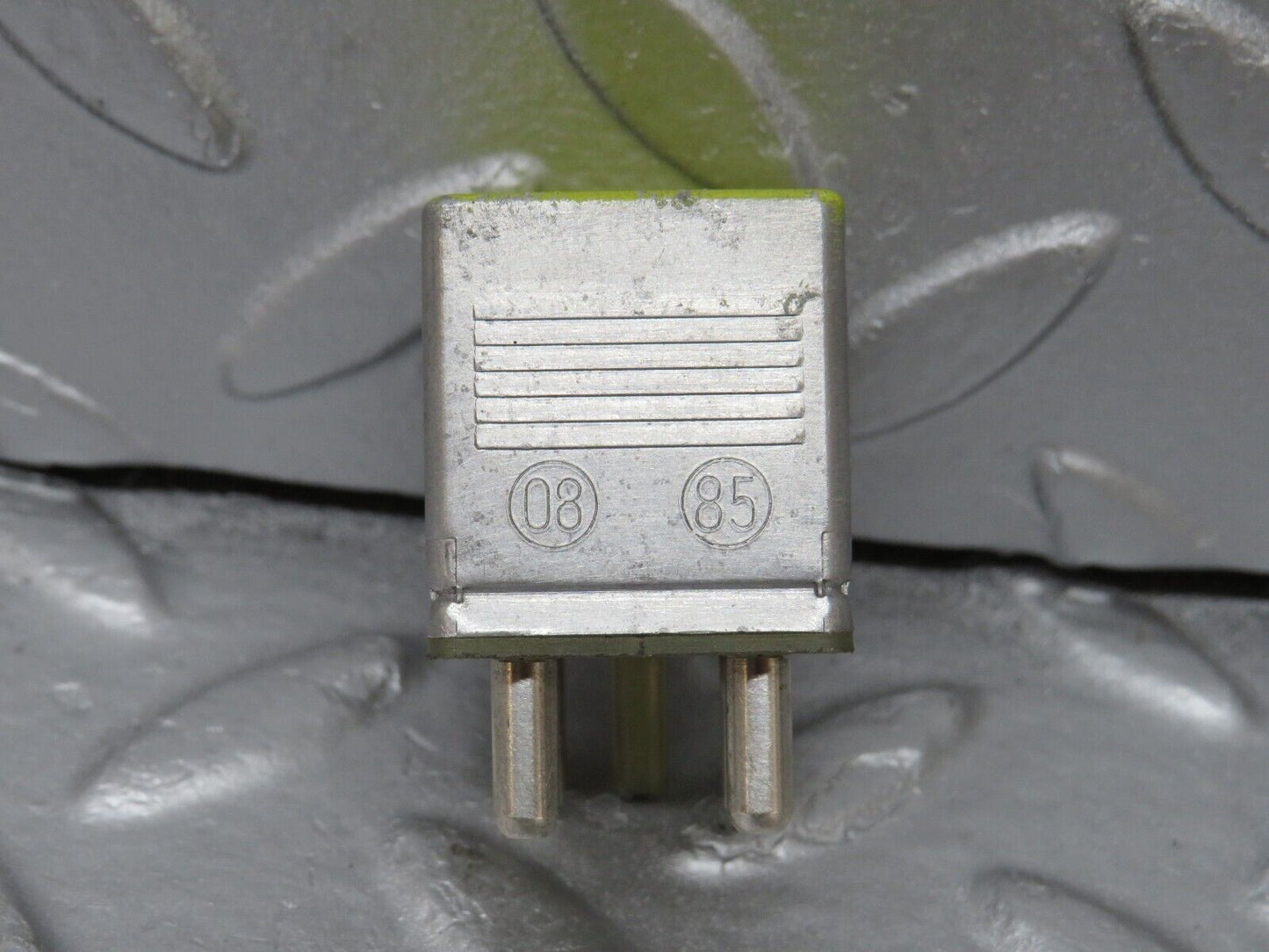 36708 Mercedes-Benz W201 190E 2.0L Fuel Cut Off Relay 0015426119