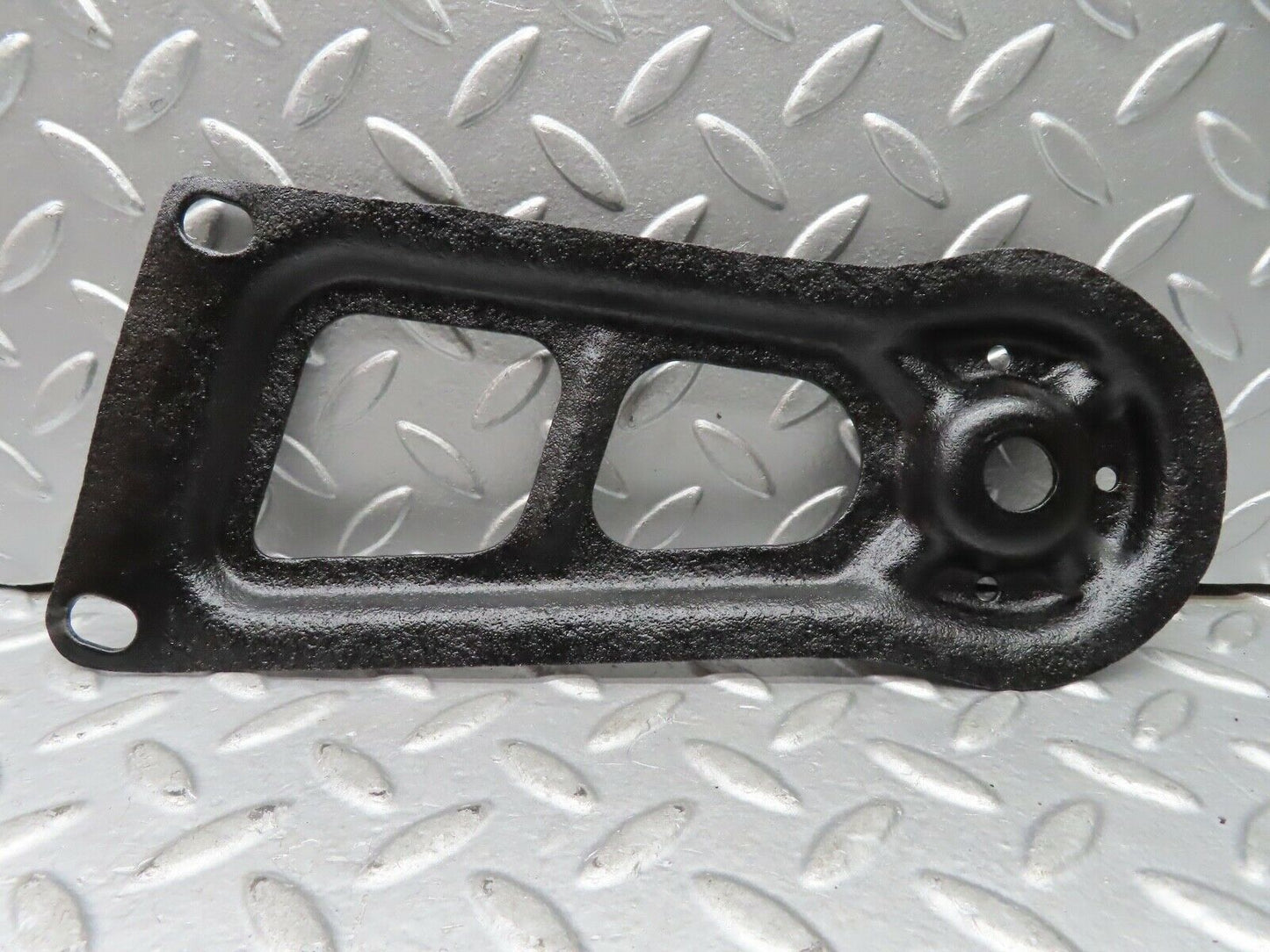 21289 Mercedes-Benz W123 230E Rear Suspension Axle Mounting Bracket