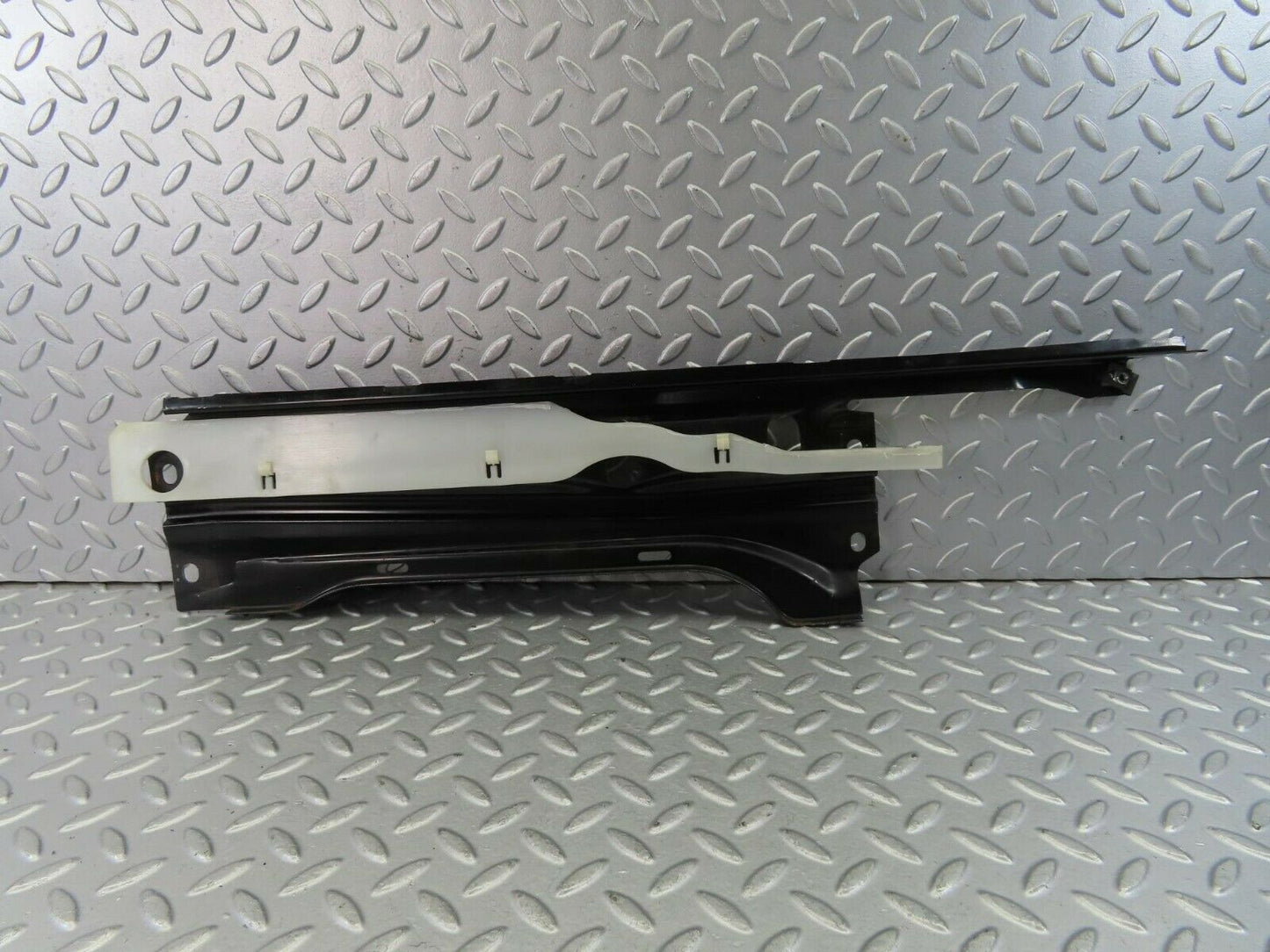 9313 Mercedes-Benz C124 300CE Coupe Rear Window Channel Support Right