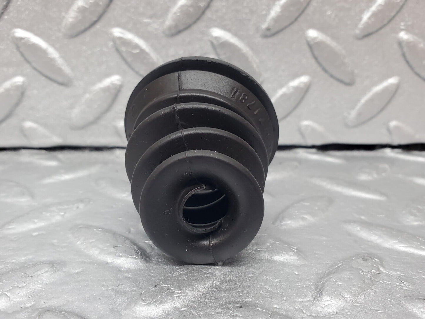 45851 Mercedes-Benz W126 420SE Brake Servo Vacuum Pipe Rubber Cover 1269971781