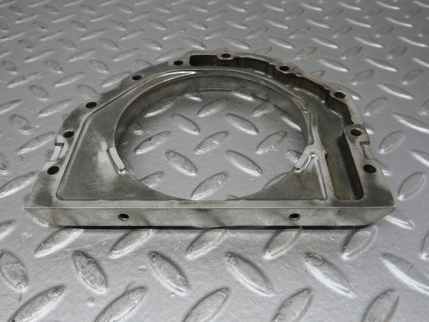 32853 Mercedes-Benz C107 R107 350 V8 Crankshaft Rear Sealing Cover 1160110608