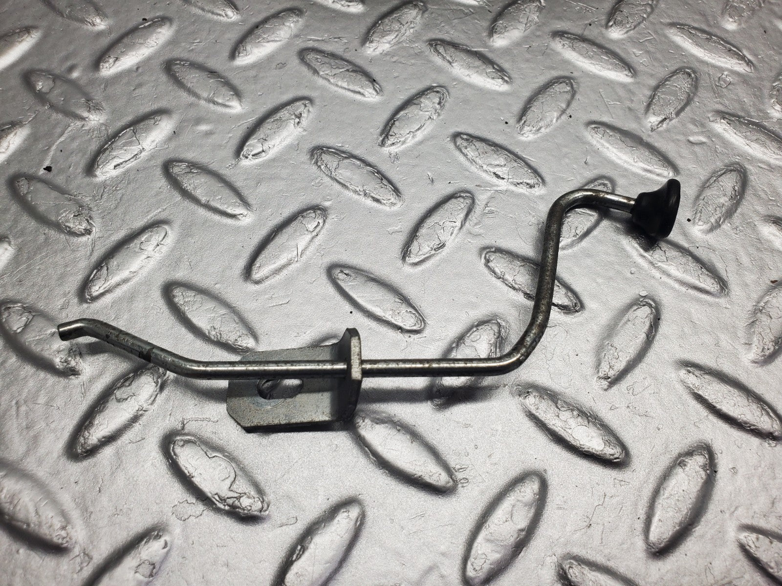 W124 Wagon rear left seat bench locking mechanism used OEM