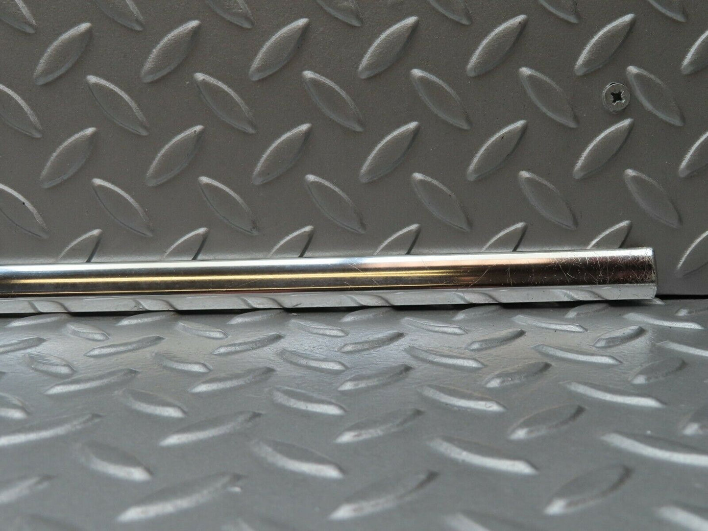 3742 Mercedes-Benz S123 200T Wagon Front Right Door Chrome Moulding Trim