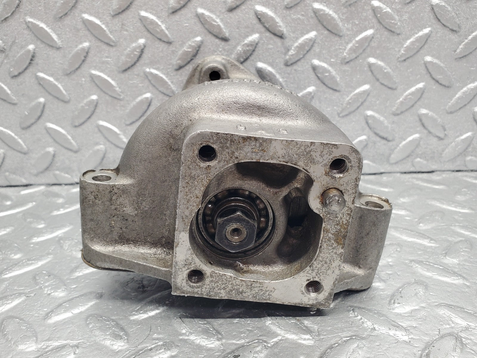 W112 injection pump drive housing used OEM