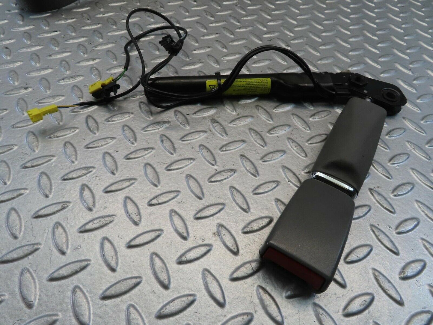 11212 Mercedes-Benz W221 S320 Front Left Seat Belt With Buckle 2218603185