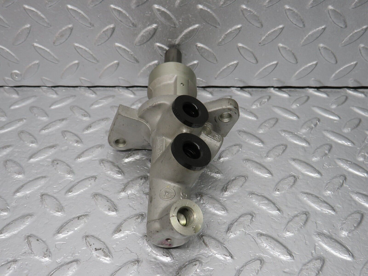 39435 Mercedes-Benz R129 320SL Coupe Brake Master Cylinder Lucas