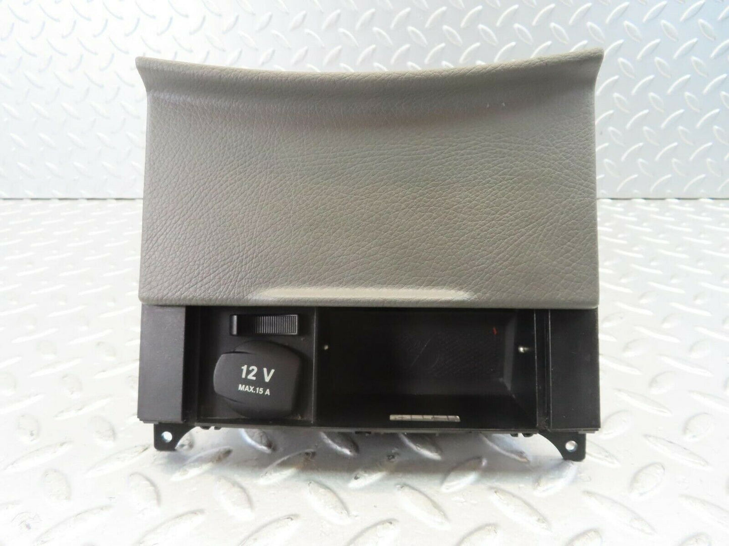 11130 Mercedes-Benz W221 S320 Ashtray 2216801652