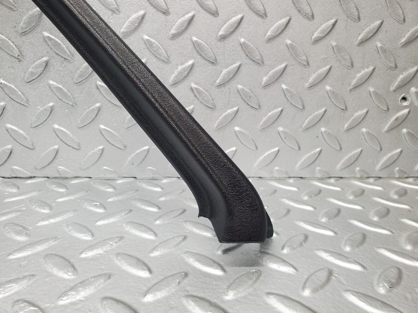 46252 Mercedes-Benz W124 280E Rear Right Door Window Frame Trim 1247350271