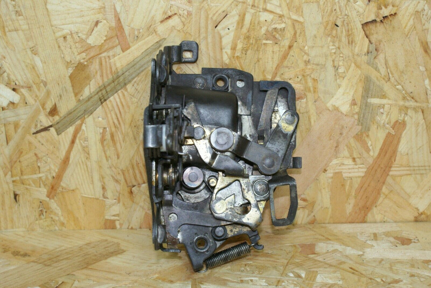 2252 Mercedes-Benz W123 280E Rear Left Door Lock O/S