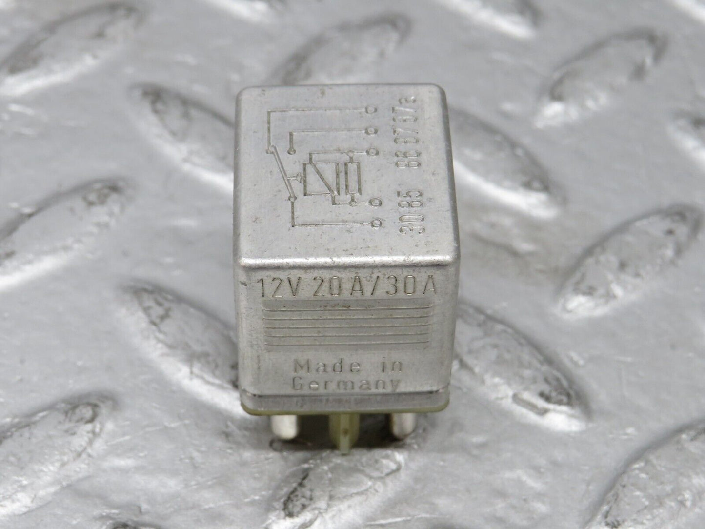 36707 Mercedes-Benz W201 190E Multi Purpose Relay 0015420219