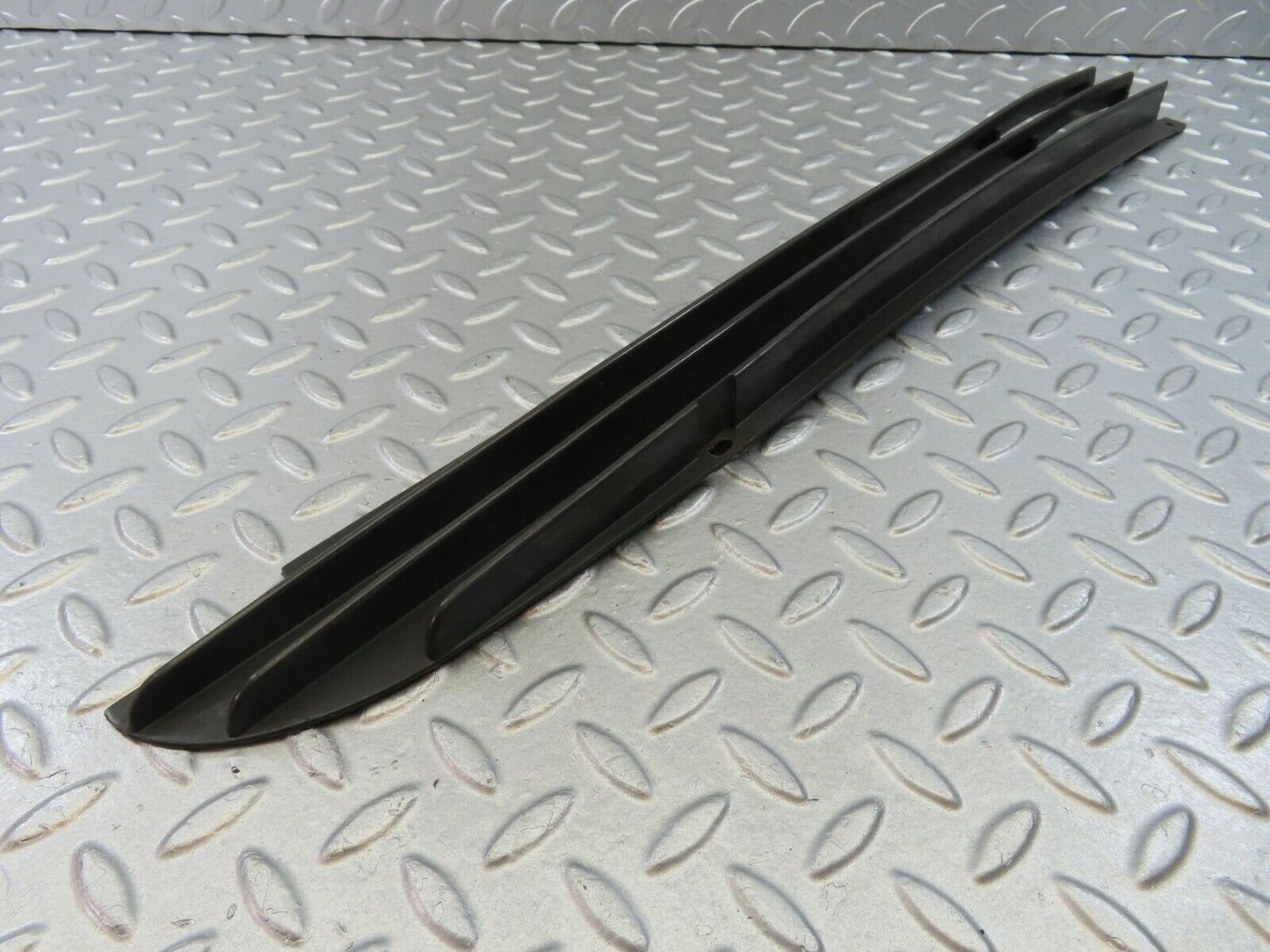 8864 Mercedes-Benz W115 Front Lower Grill Right