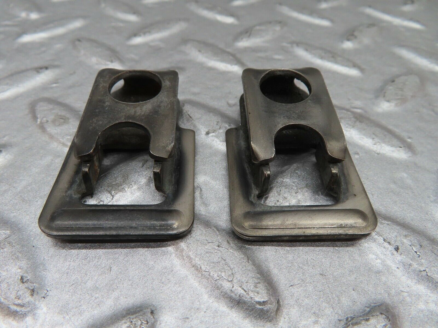 20054 Mercedes-Benz R129 300SL Coupe Fuel Injector Bracket