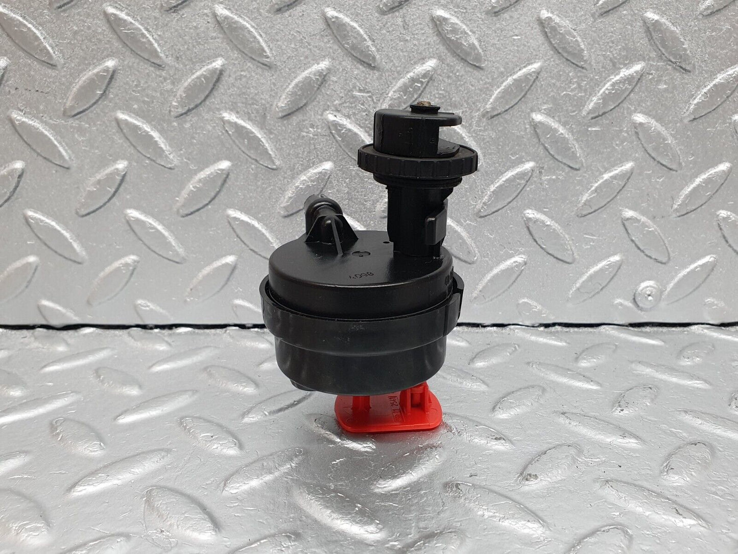 41917 Mercedes-Benz W202 C200 Fuel Tank Flap Cap Vacuum Actuator