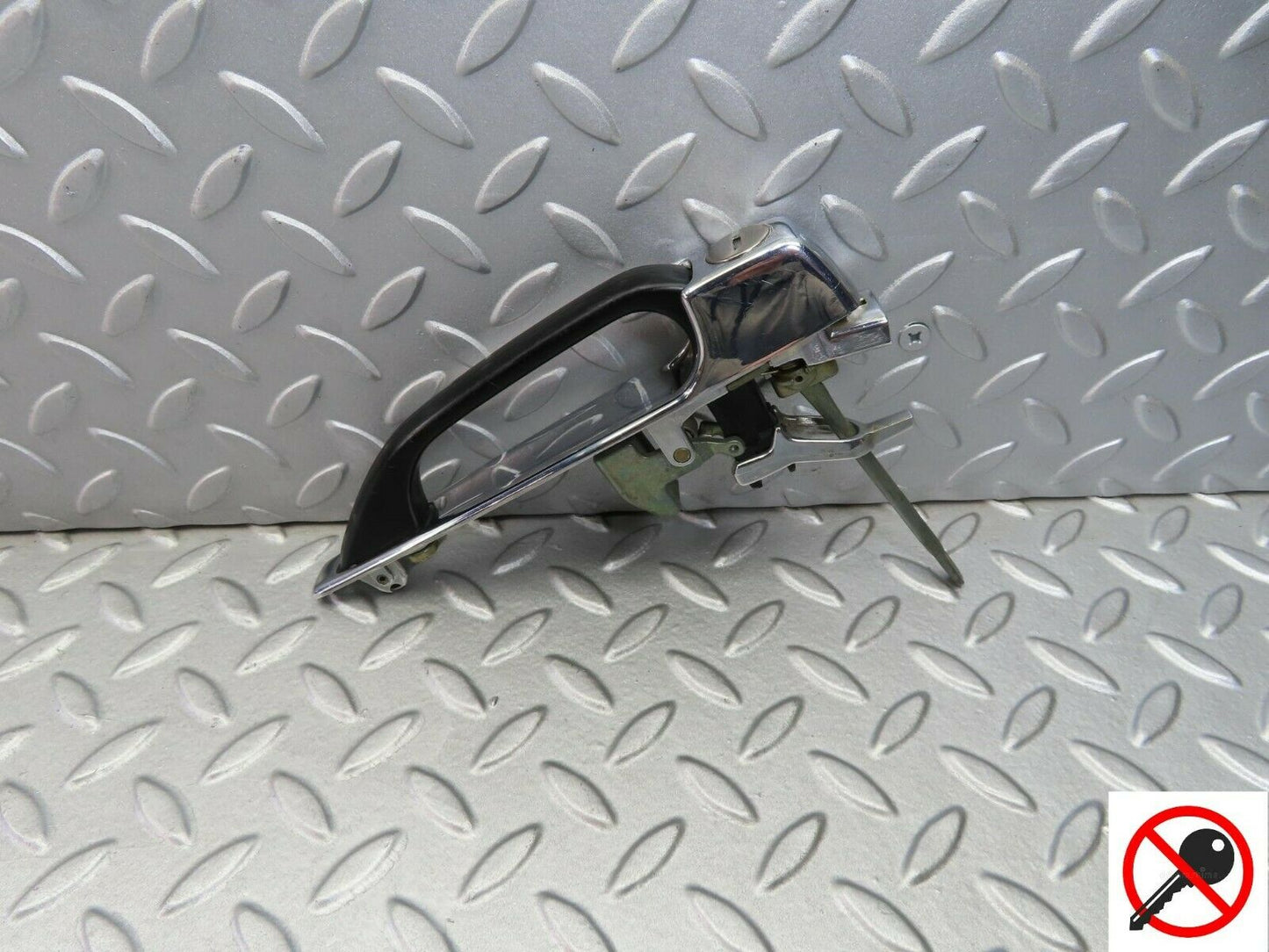 8239 Mercedes-Benz W123 Exterior Chrome Door Handle Front Right 1237600259