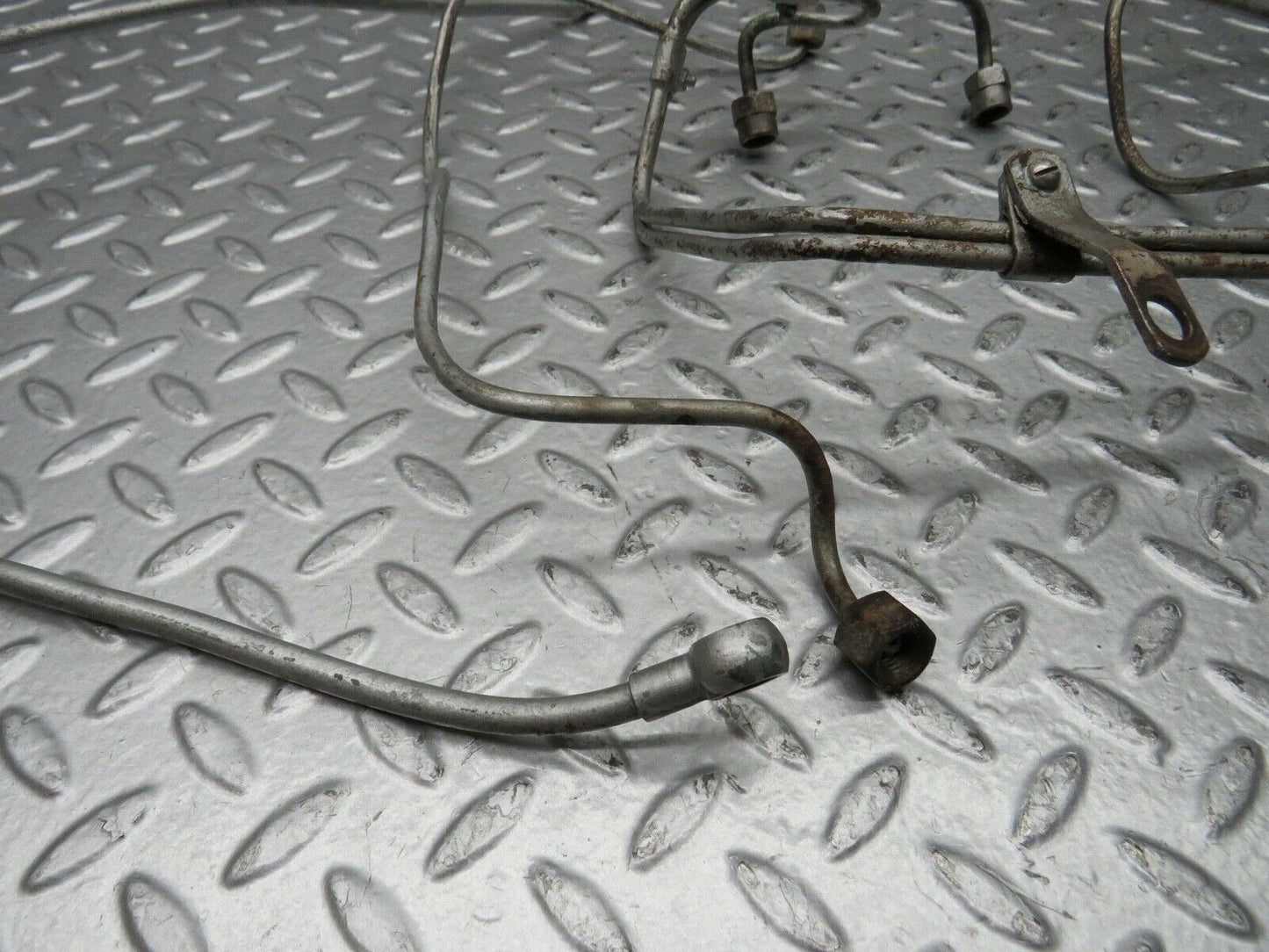 21928 Mercedes-Benz UNIMOG OM636.917 Fuel Line Hose Set