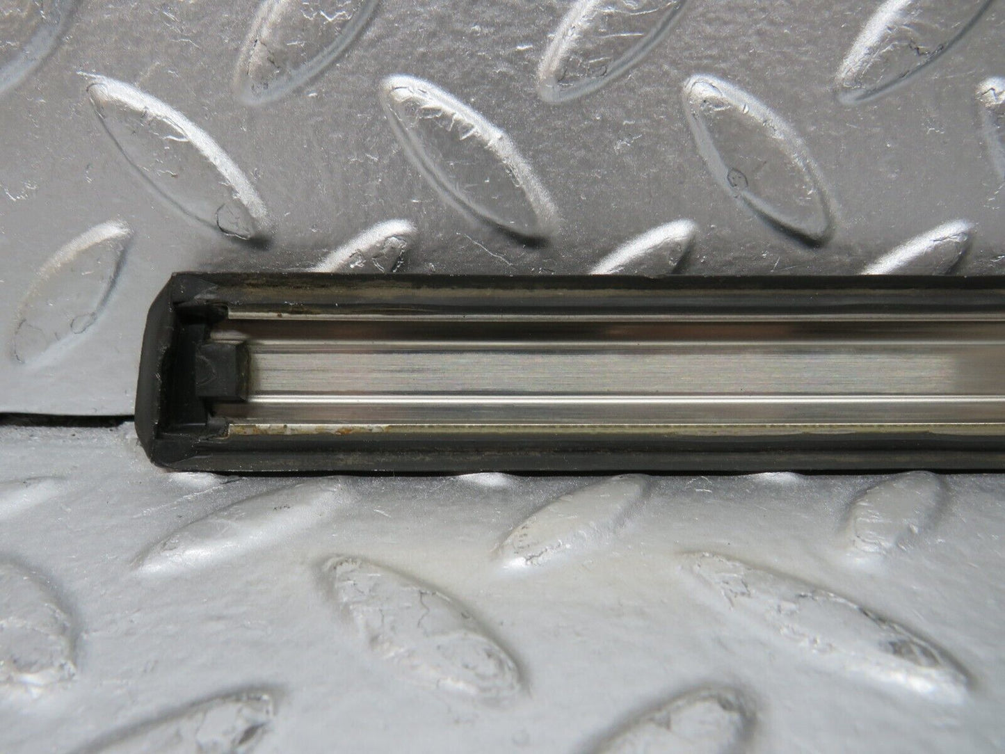30782 Mercedes-Benz W201 190E 2.0L Front Left Fender Wing Centre Moulding Trim