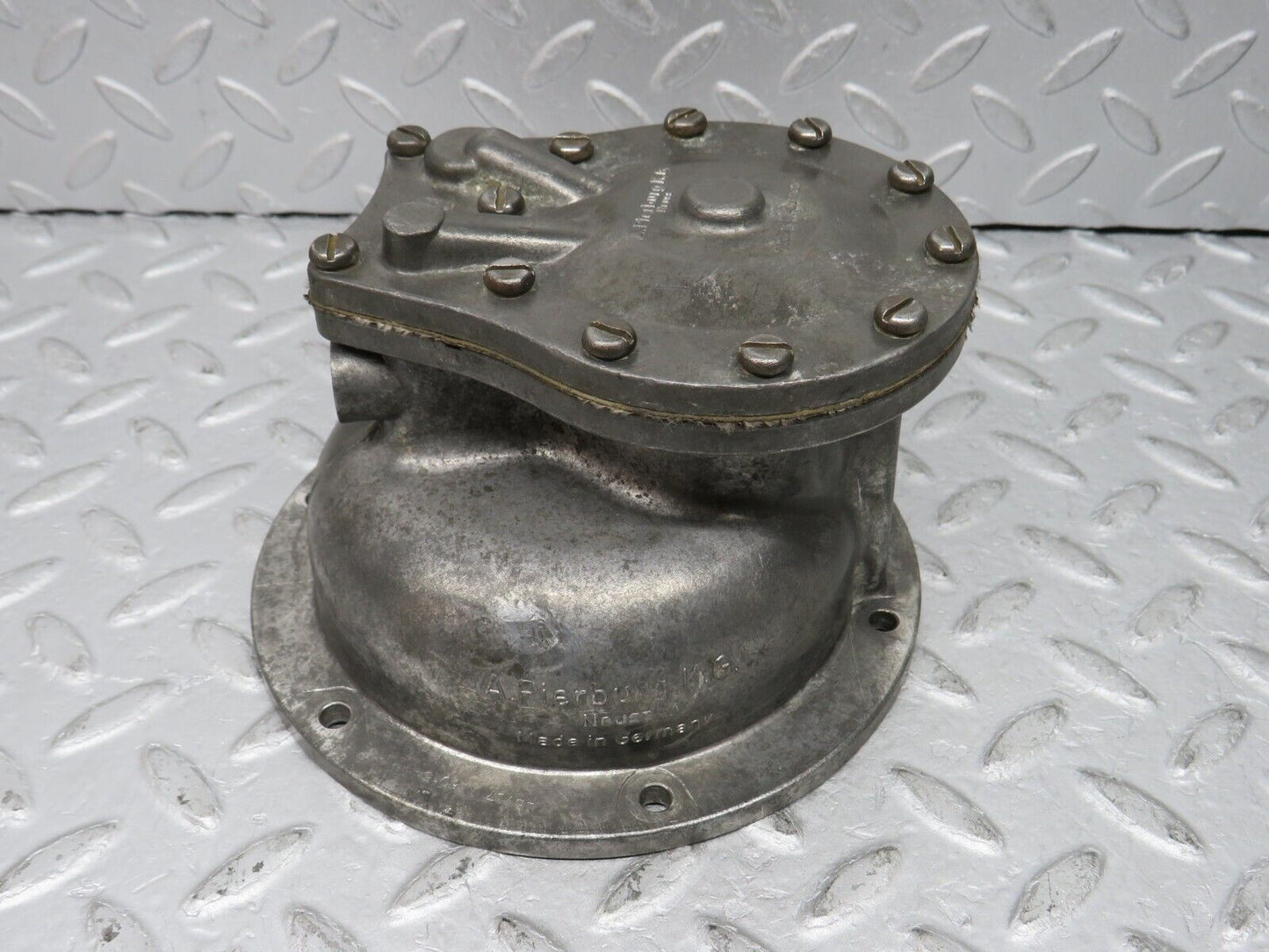 35909 Mercedes-Benz 240D OM616.912 Vacuum Pump Pierburg DB/U7 5015