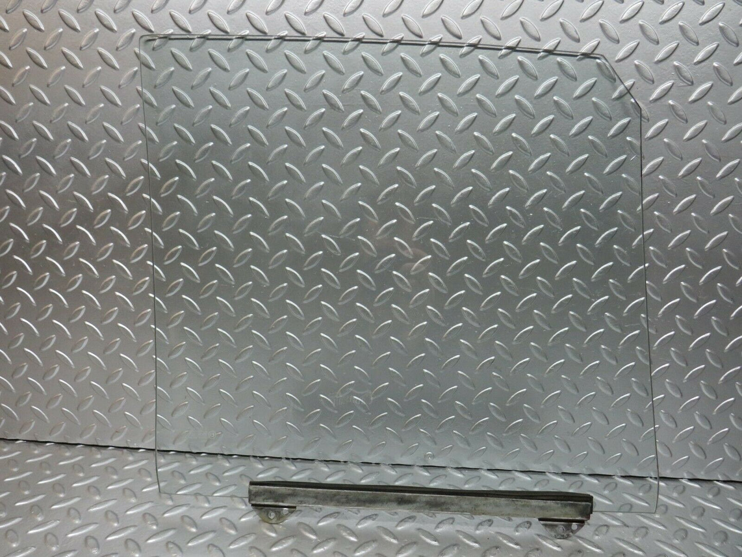 24588 Mercedes-Benz W108 Door Window Glass Front Left