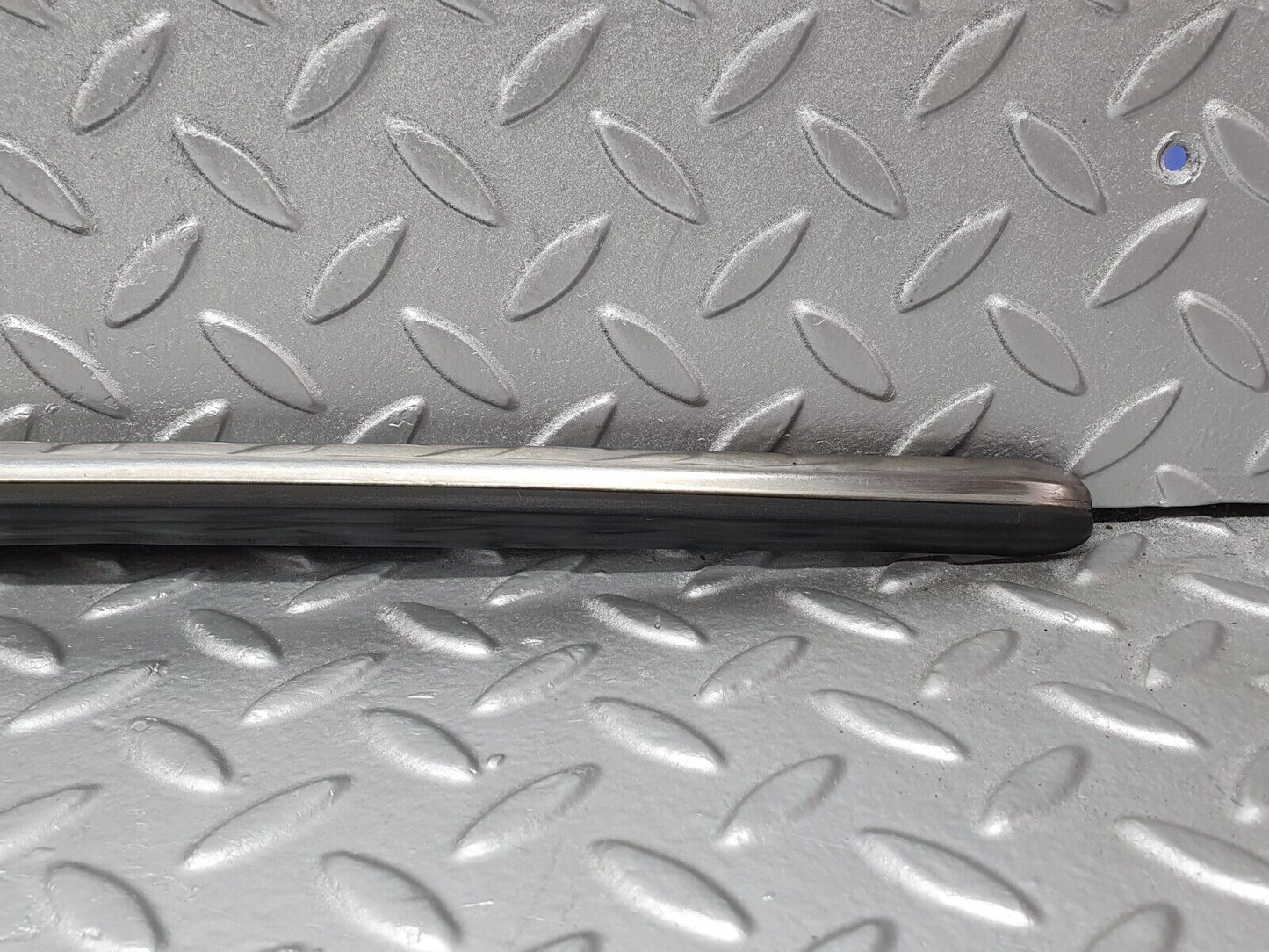 43459 Mercedes-Benz W108 280SE Front Right Fender Centre Moulding Trim