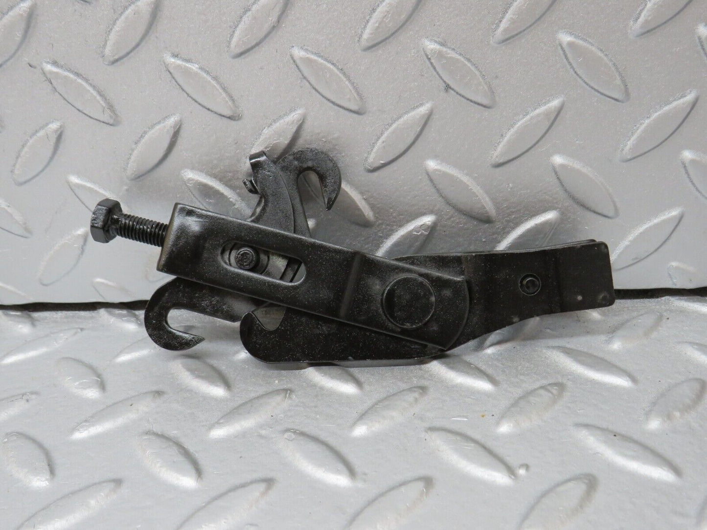 36798 Mercedes-Benz W201 190E Handbrake Adjusting Handbrake Regulator
