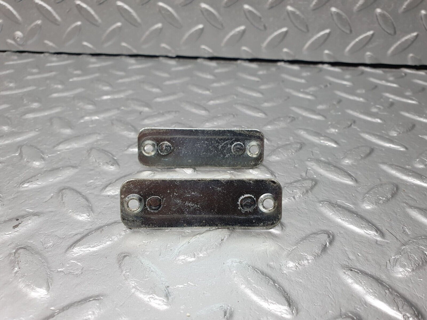 41300 Mercedes-Benz S124 E220 Wagon Tailgate Cargo Hook Clip