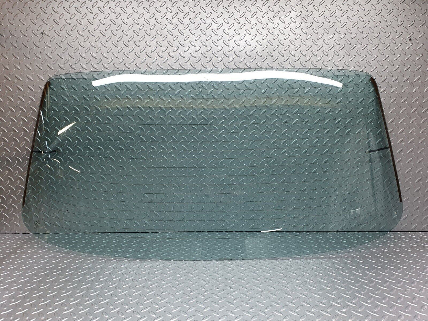 40816 Mercedes-Benz W123 300D Rear Heated Windscreen Glass