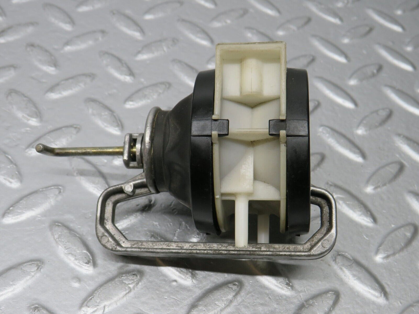 39125 Mercedes-Benz R107 500SL Coupe Heater Box Vacuum Actuator