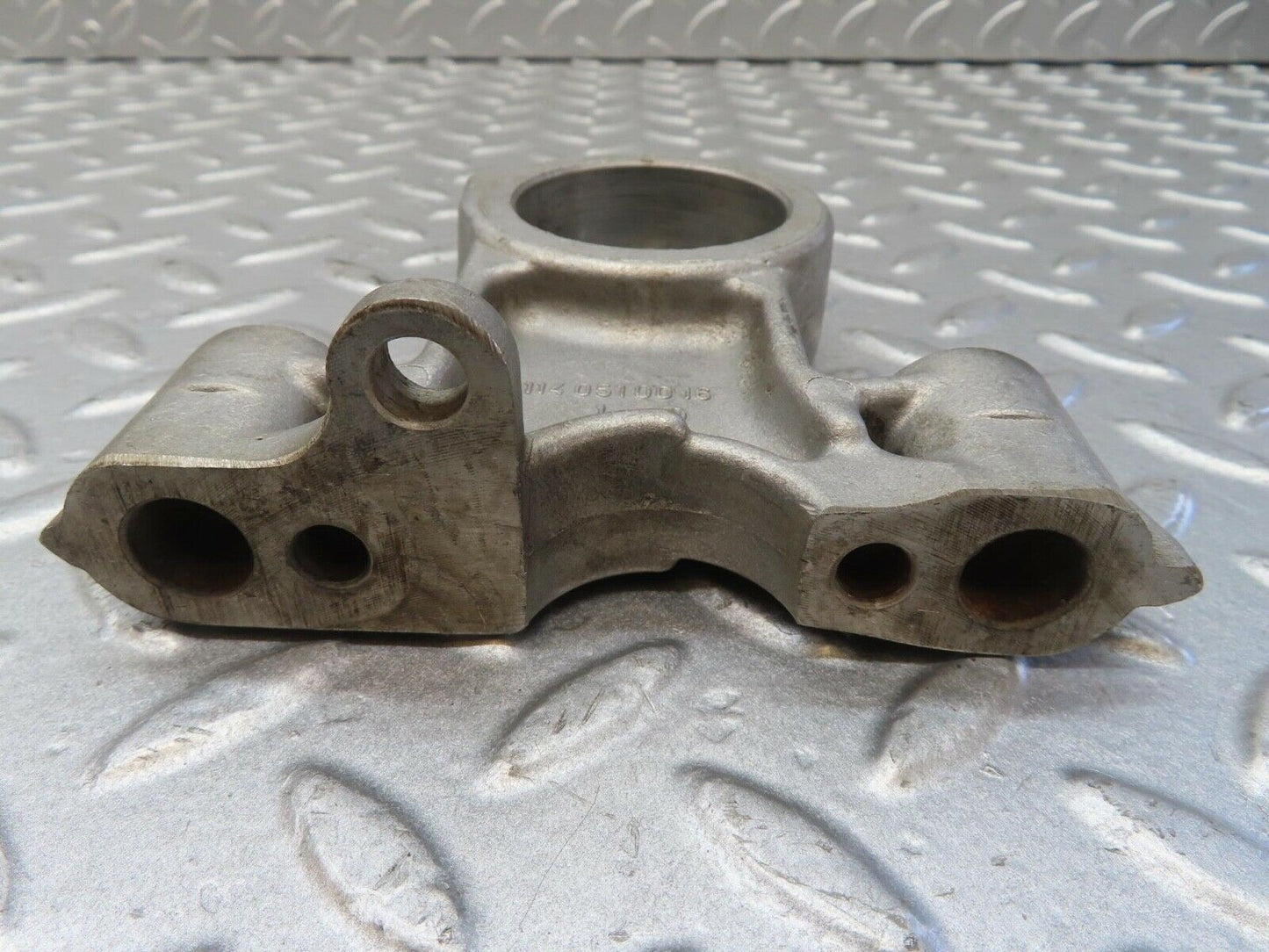 13362 Mercedes-Benz W111 230S Camshaft Tower Bearing 1140510016