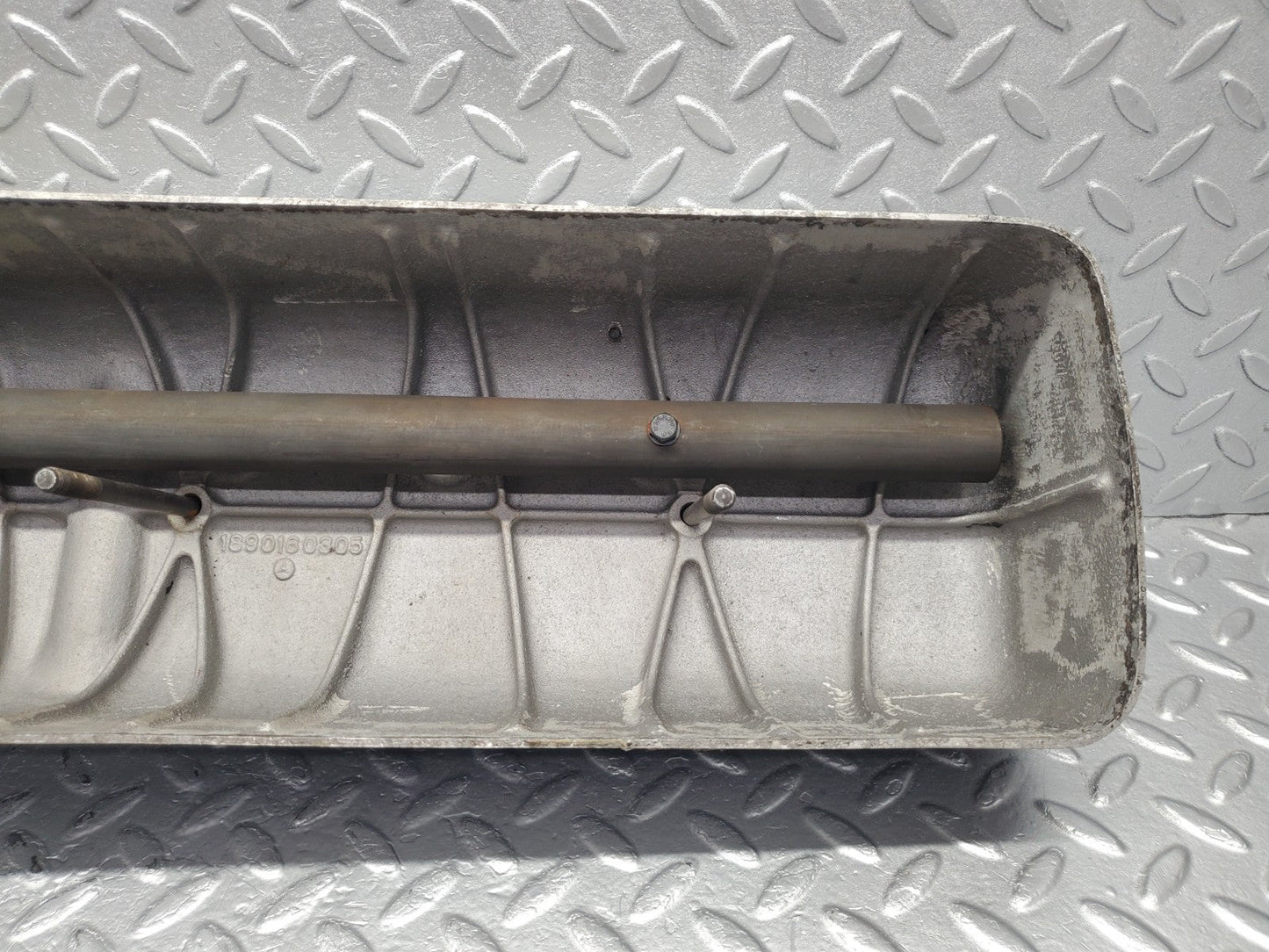 W112 cylinder head cover used OEM