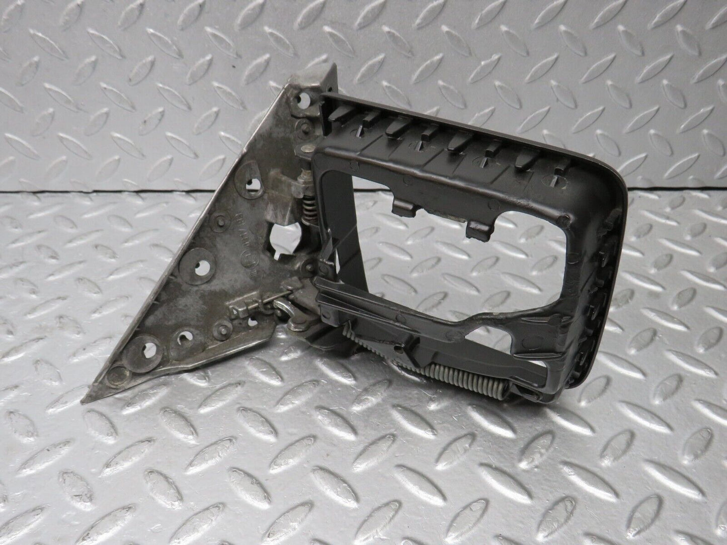38200 Mercedes-Benz W201 190E 2.0L Wing Mirror Bracket With Frame Left 1248110541 1248110335