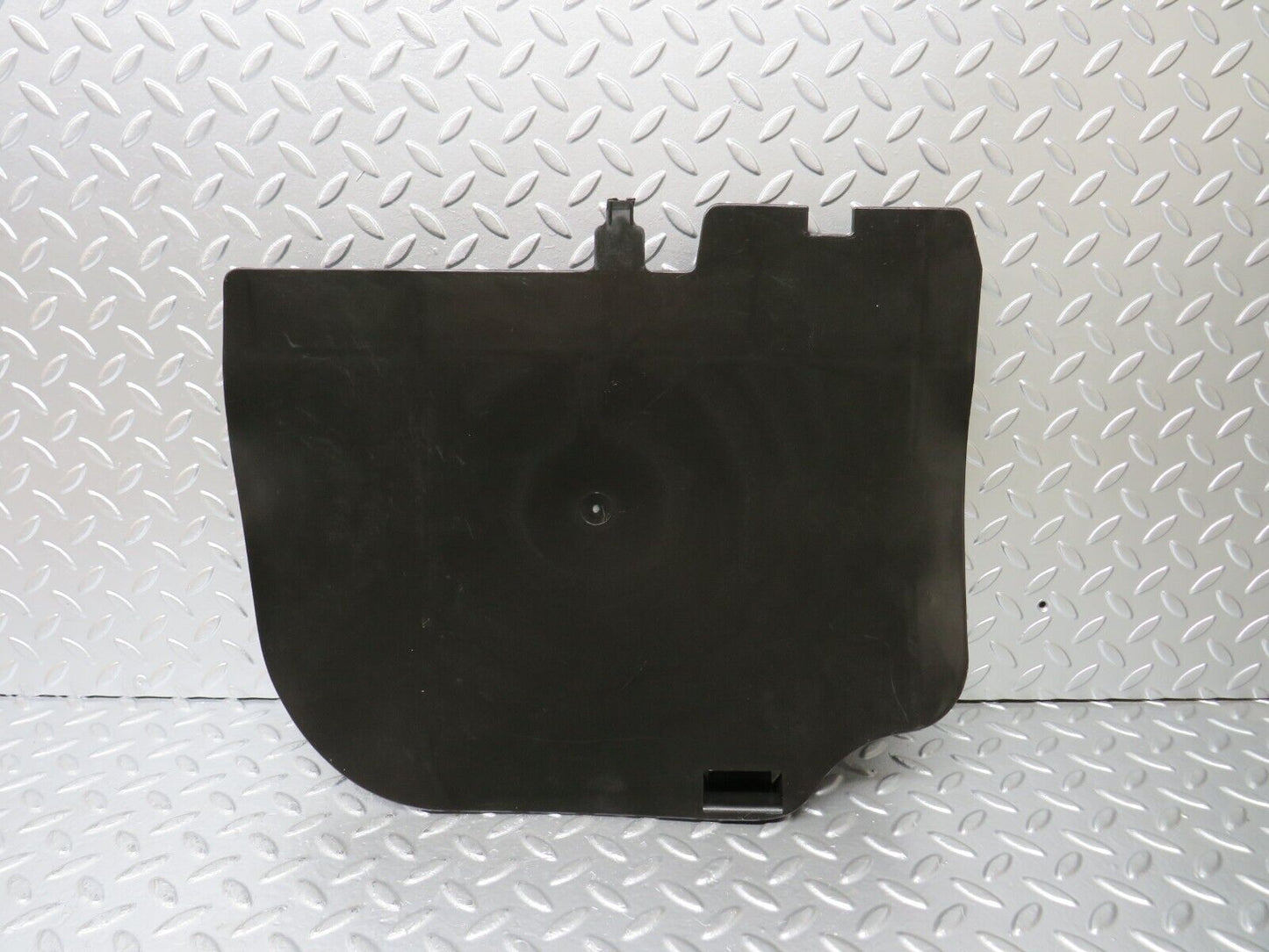 25143 Mercedes-Benz W201 190D Front Left Front Cable Channel Cover 2016841137
