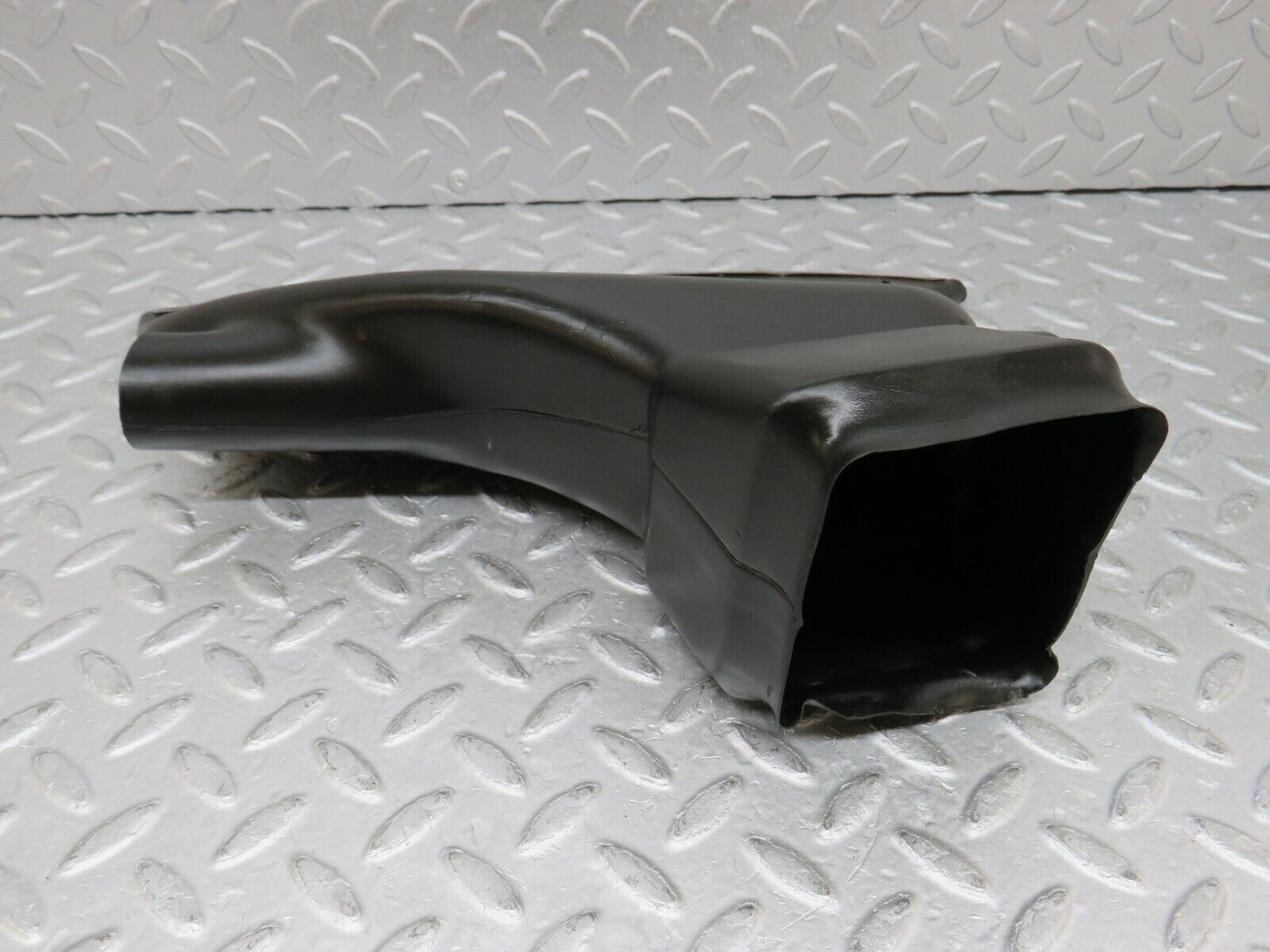 35832 Mercedes-Benz W108 Dashboard Air Vent Duct Right
