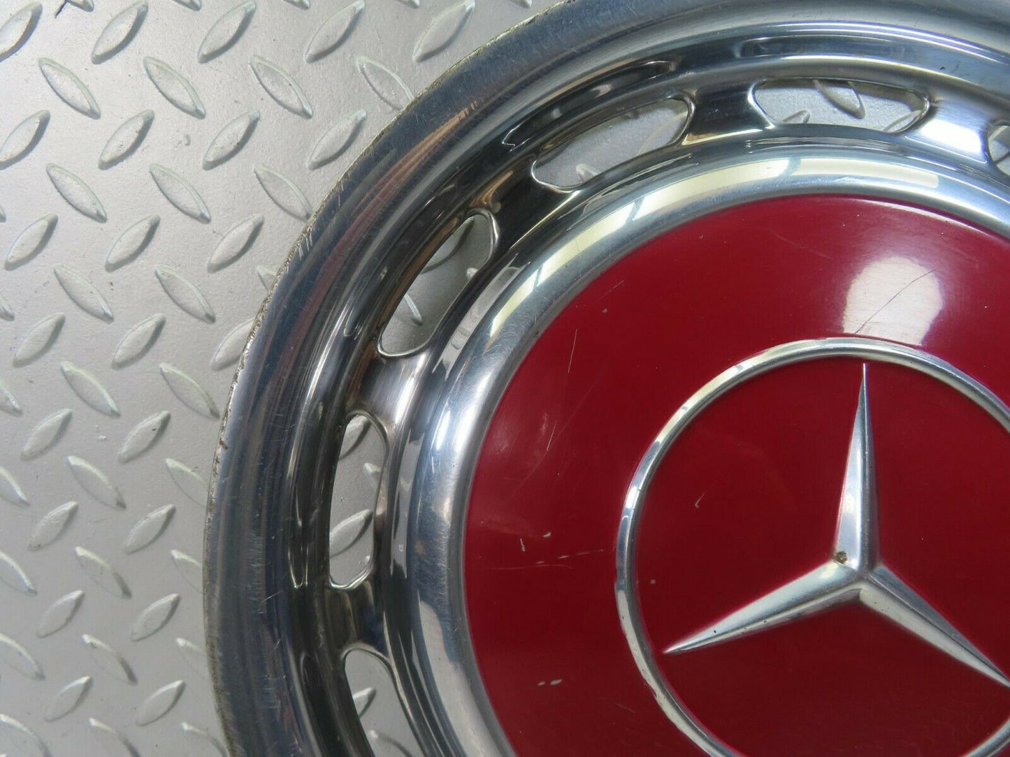 8403 Mercedes-Benz Vintage Wheel Trim Hub Cap 14