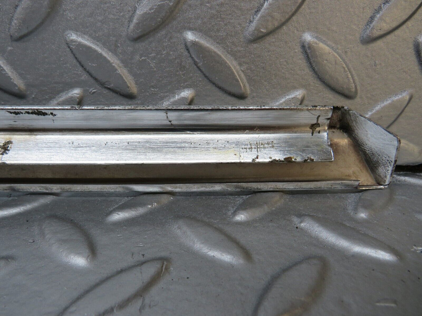 40180 Mercedes-Benz R107 350SL Coupe Left Door Chrome Trim