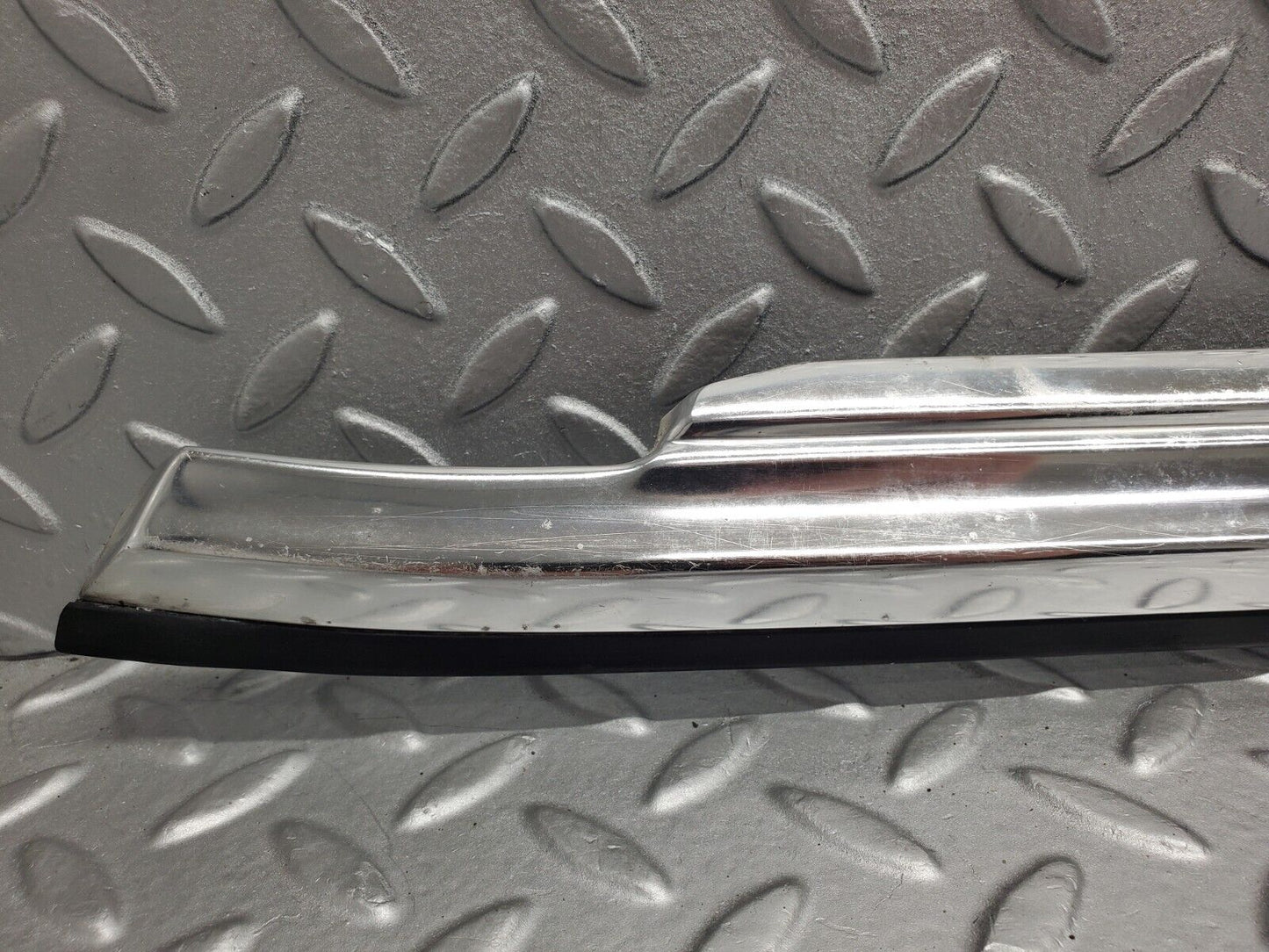 46431 Mercedes-Benz C123 280CE Coupe Left Door Chrome Moulding Trim