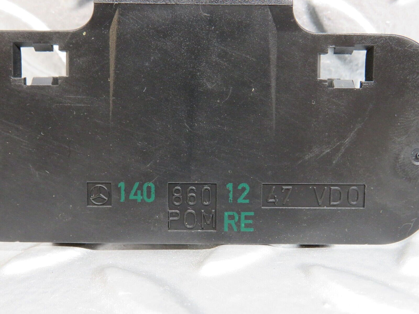 24635 Mercedes-Benz W140 S320 Front Heated Windscreen Washer Nozzle 1408601247