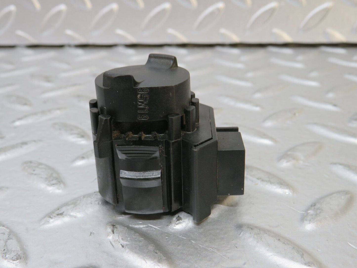 27550 Mercedes-Benz S124 300TE Wagon Kick Down Switch 0025452214